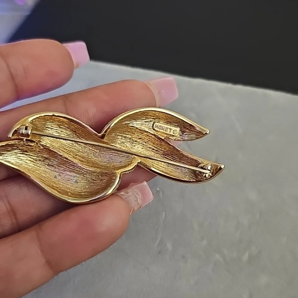 Vintage Signed Monet Gold Tone Brooch